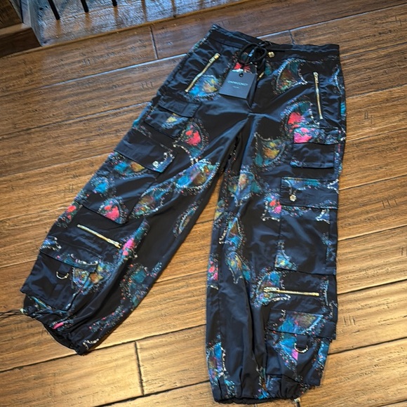 Cynthia Rowley Black Cargo Pants with Elastic Cuffs - Picture 6 of 7